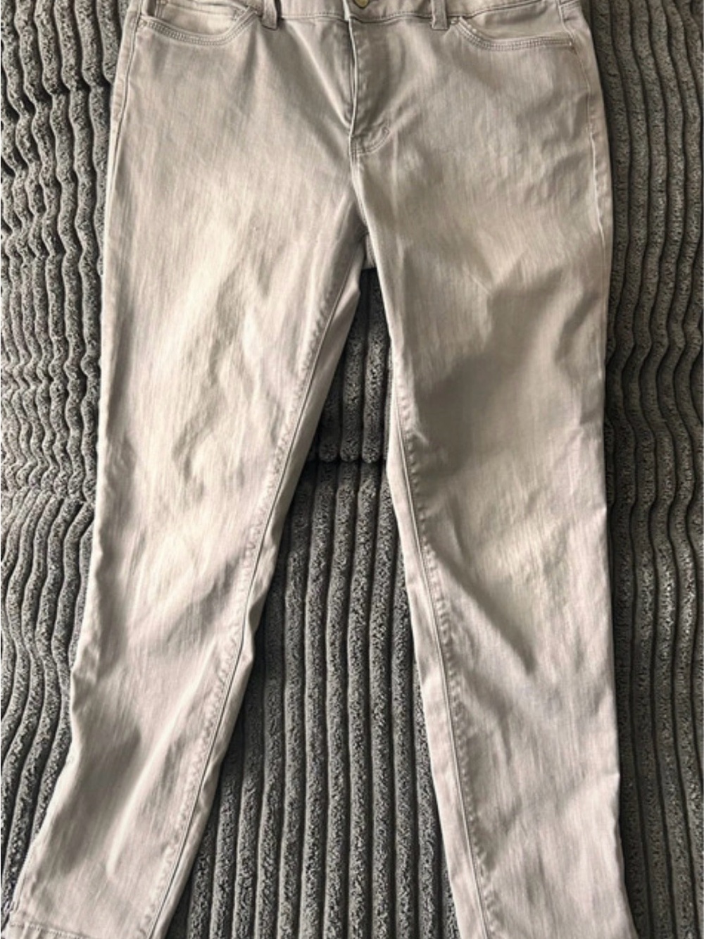 White House Black Market Women's Skinny Jeans in Light Gray
